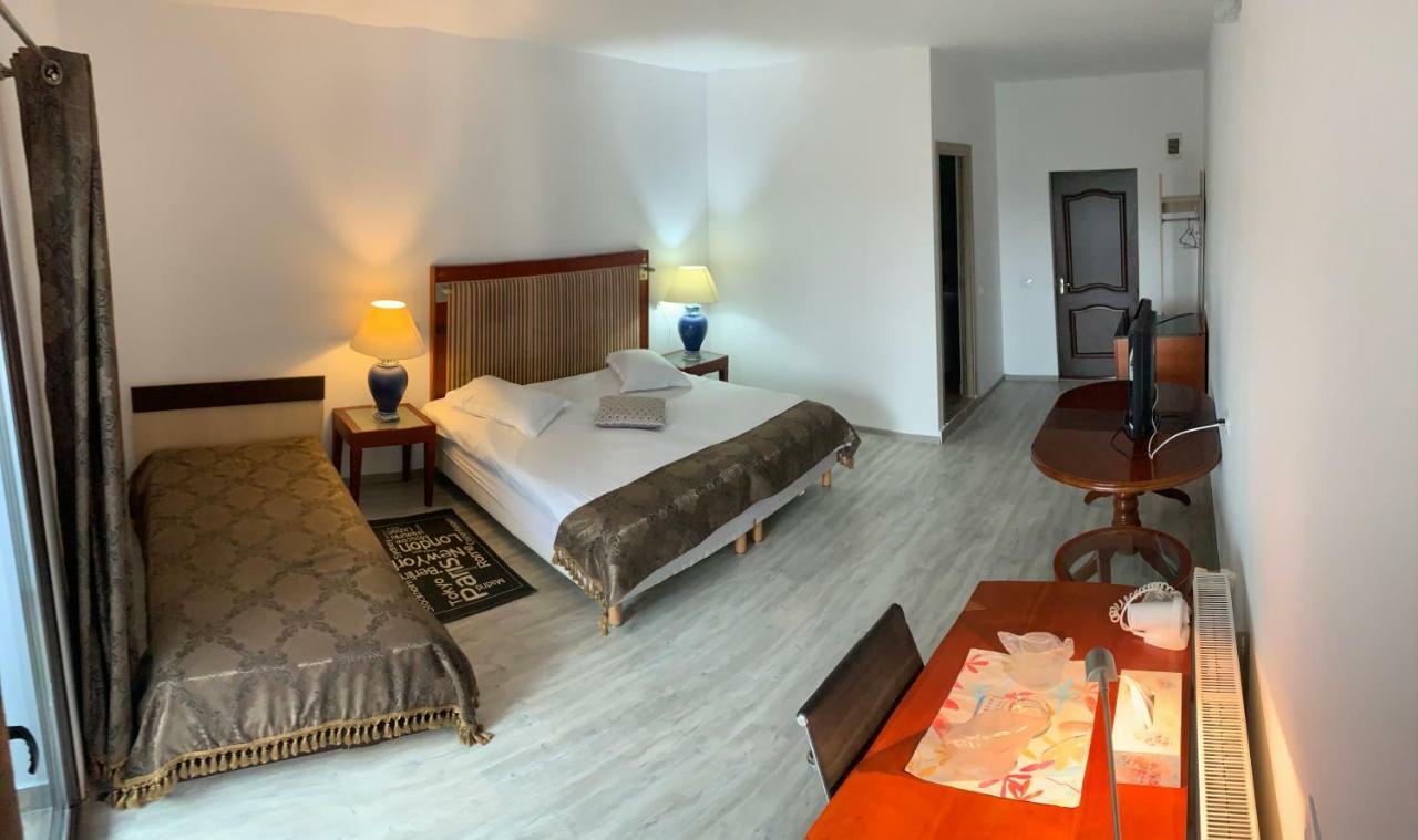Complex Eos Hotell Valea Lupului  Eksteriør bilde