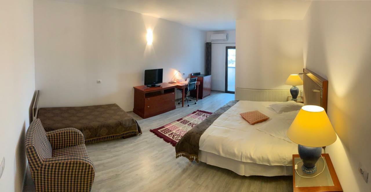 Complex Eos Hotell Valea Lupului  Eksteriør bilde