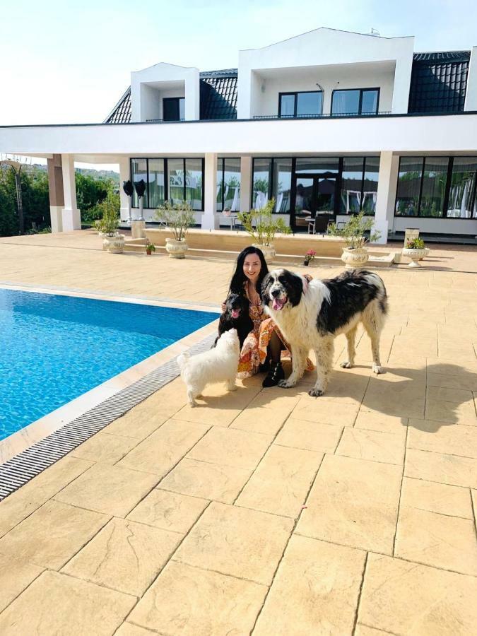 Complex Eos Hotell Valea Lupului  Eksteriør bilde